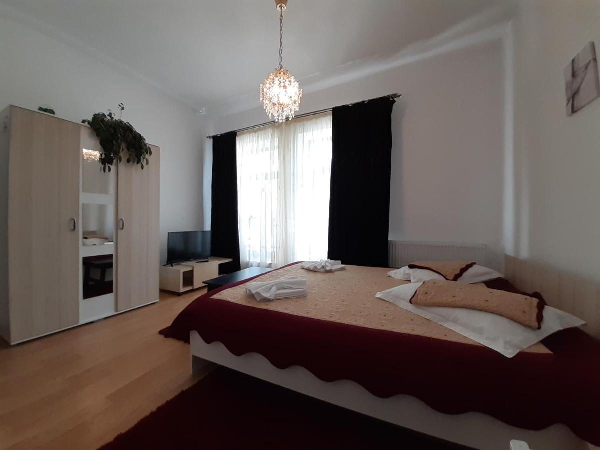 Copou Holding House Apartment Iasi Exterior photo