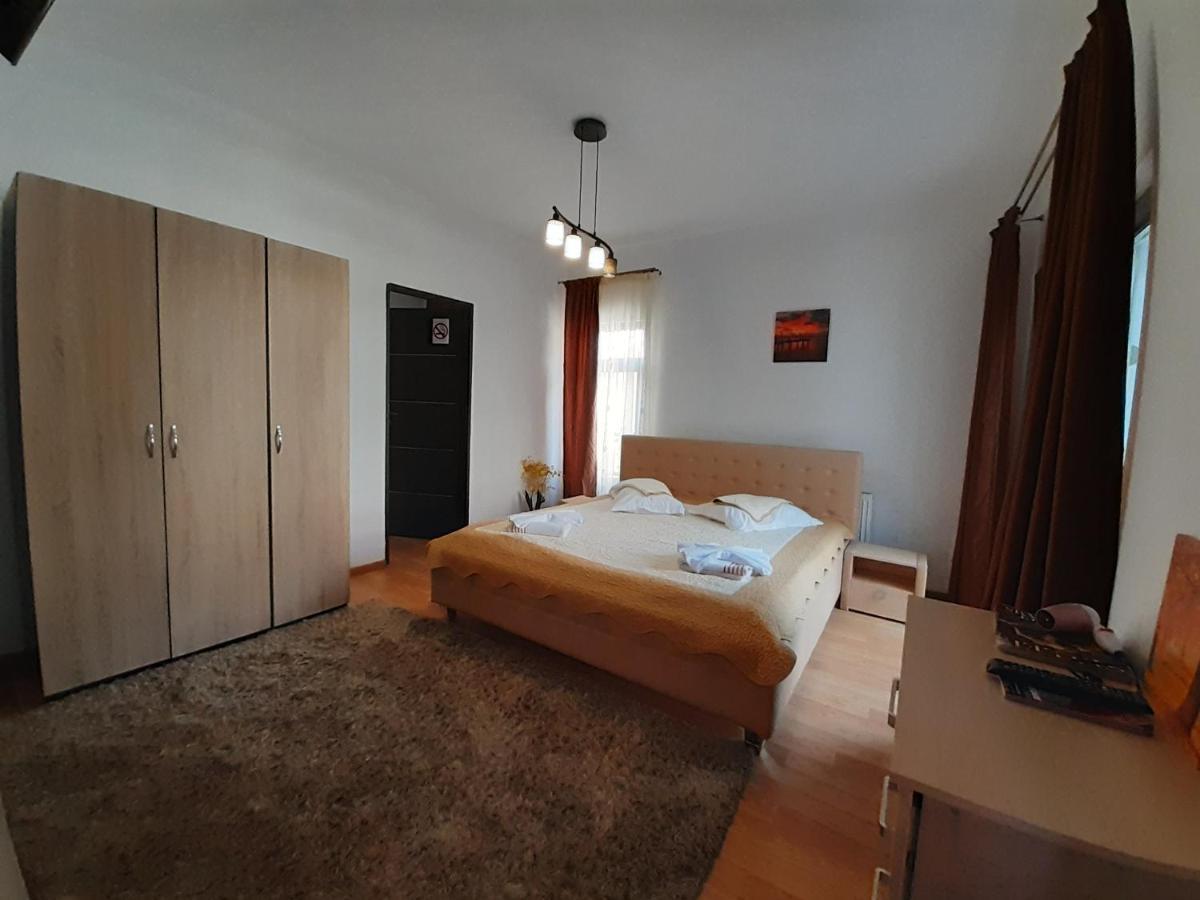 Copou Holding House Apartment Iasi Exterior photo