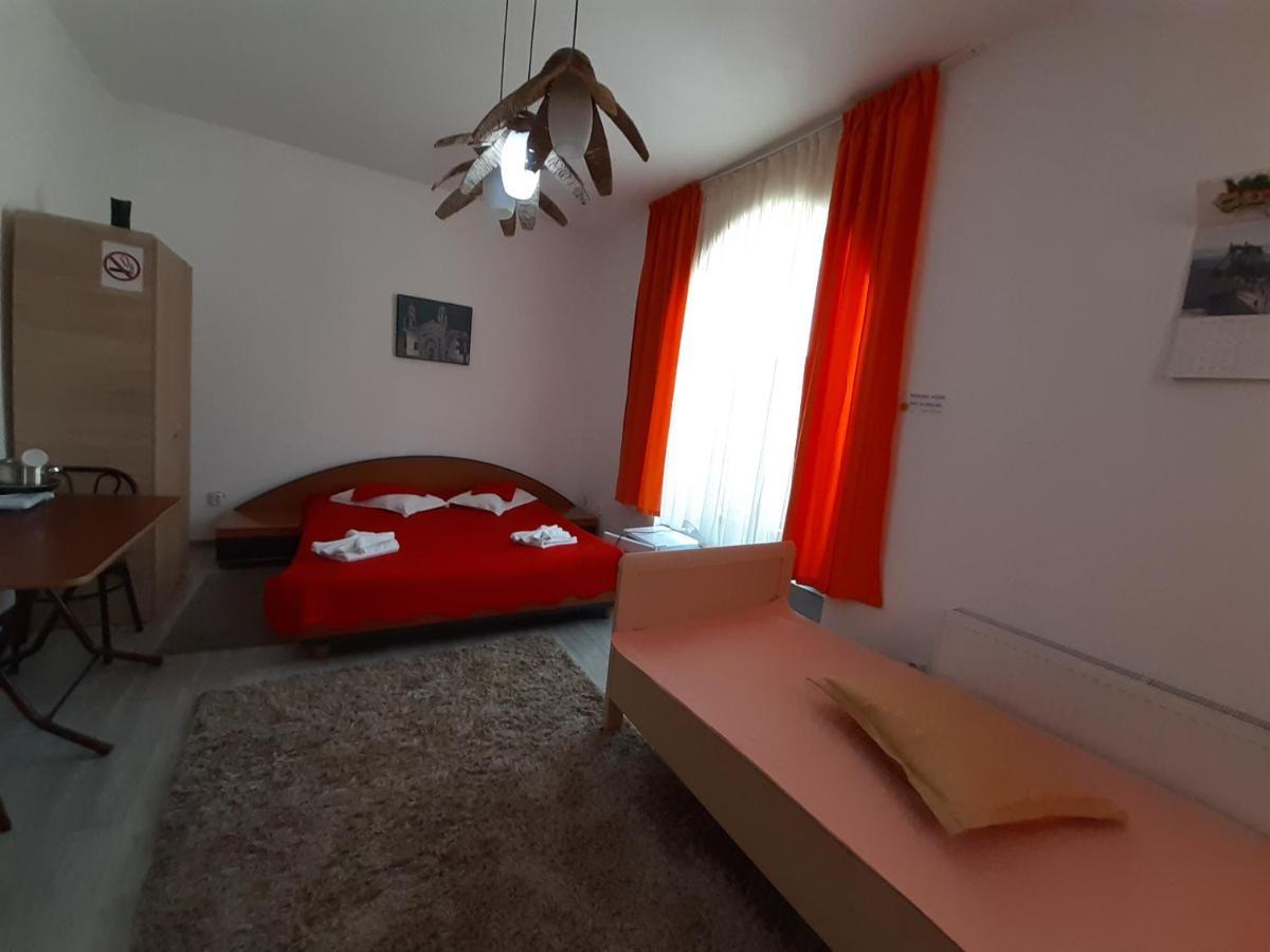 Copou Holding House Apartment Iasi Exterior photo